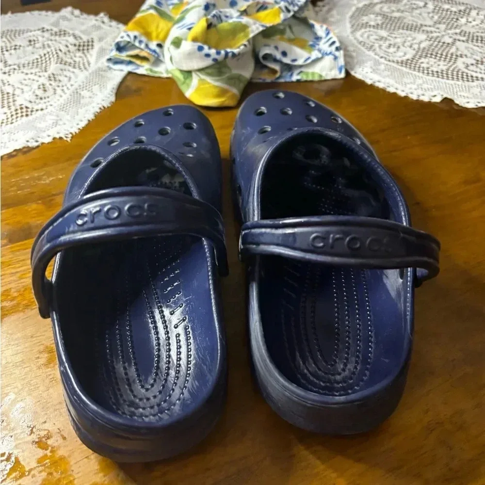 Crocs classic unisex clog shoes.
